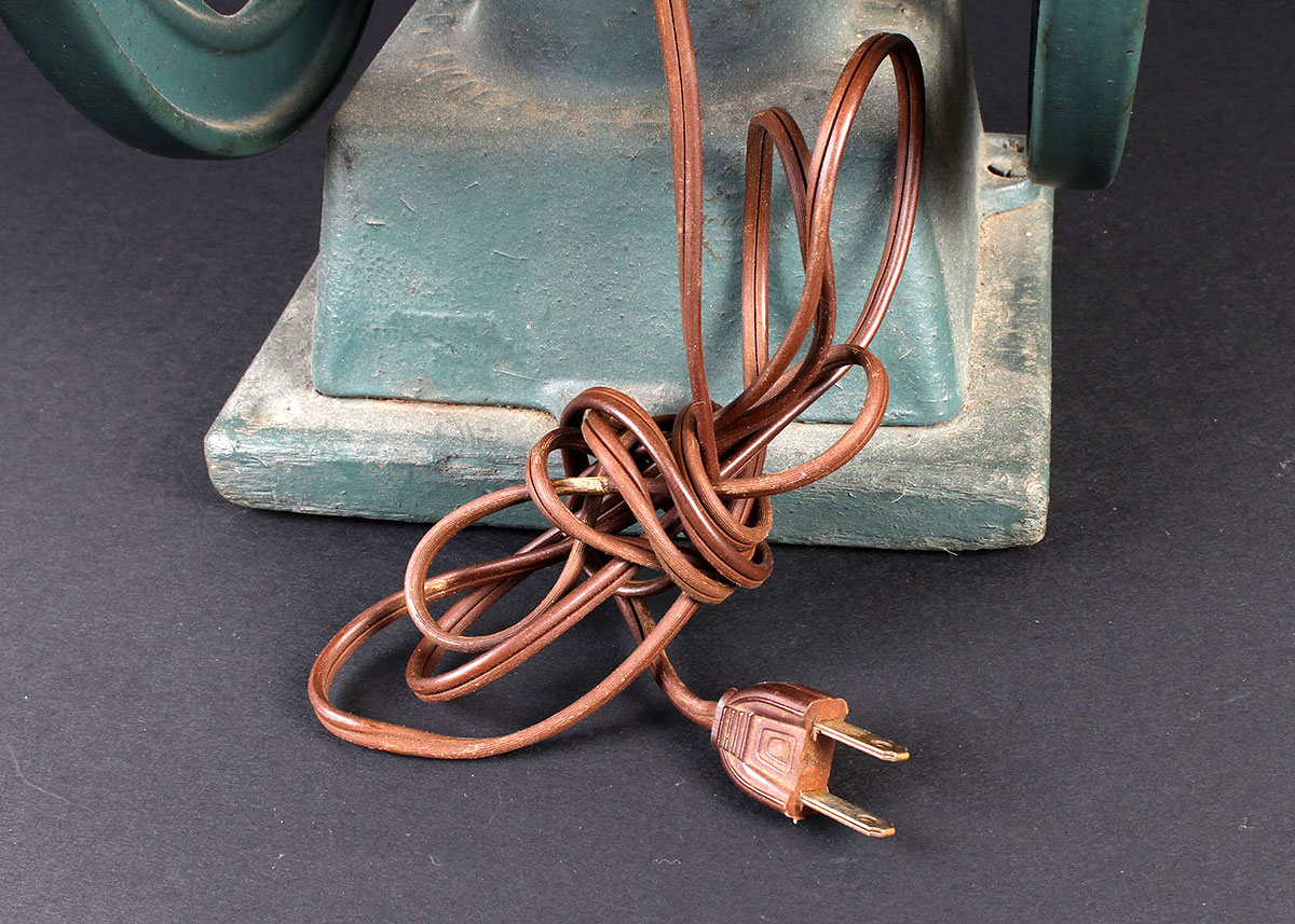 Cast Iron Grinder Lamp