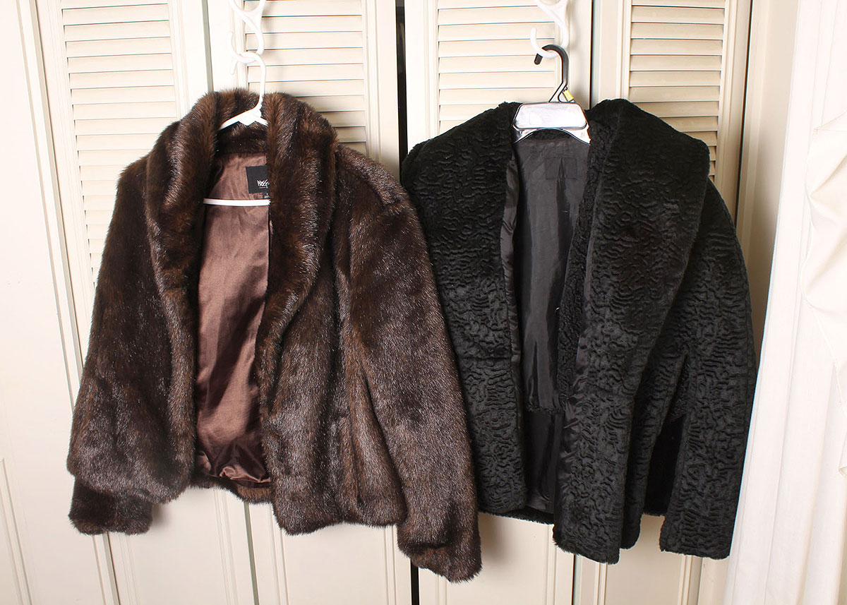 Women's Vintage Faux Fur Pair