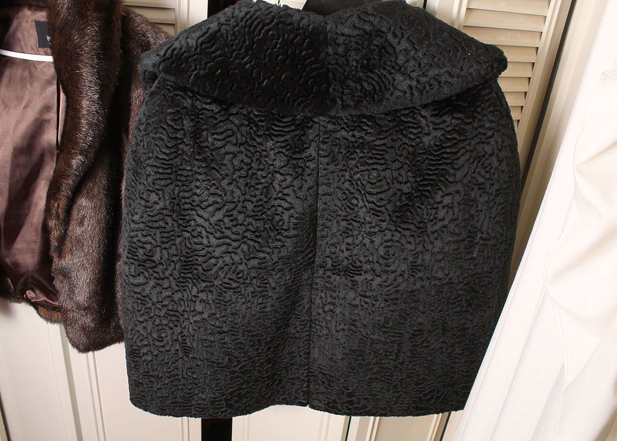Women's Vintage Faux Fur Pair