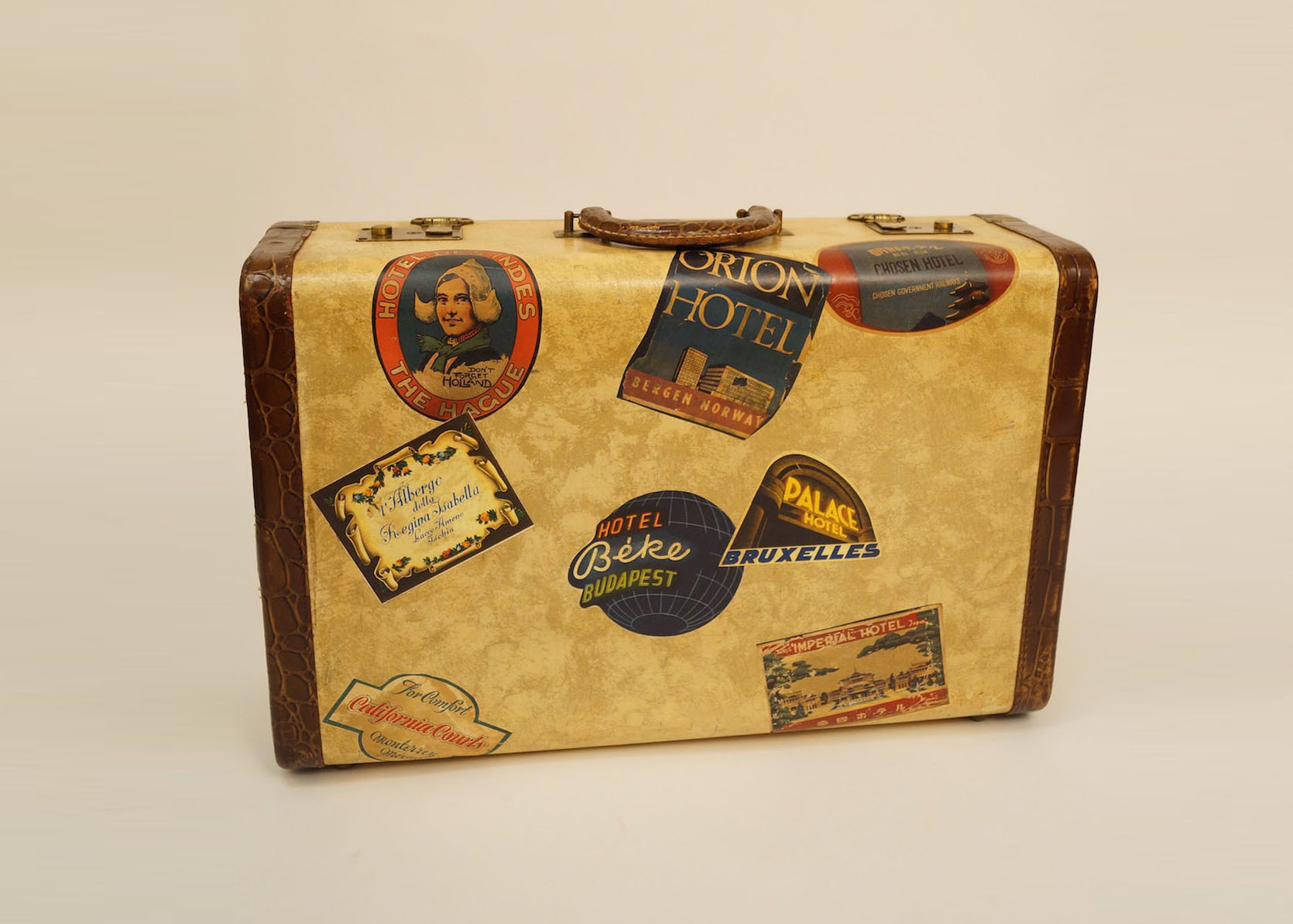 Vintage Horn World Traveler Suitcase