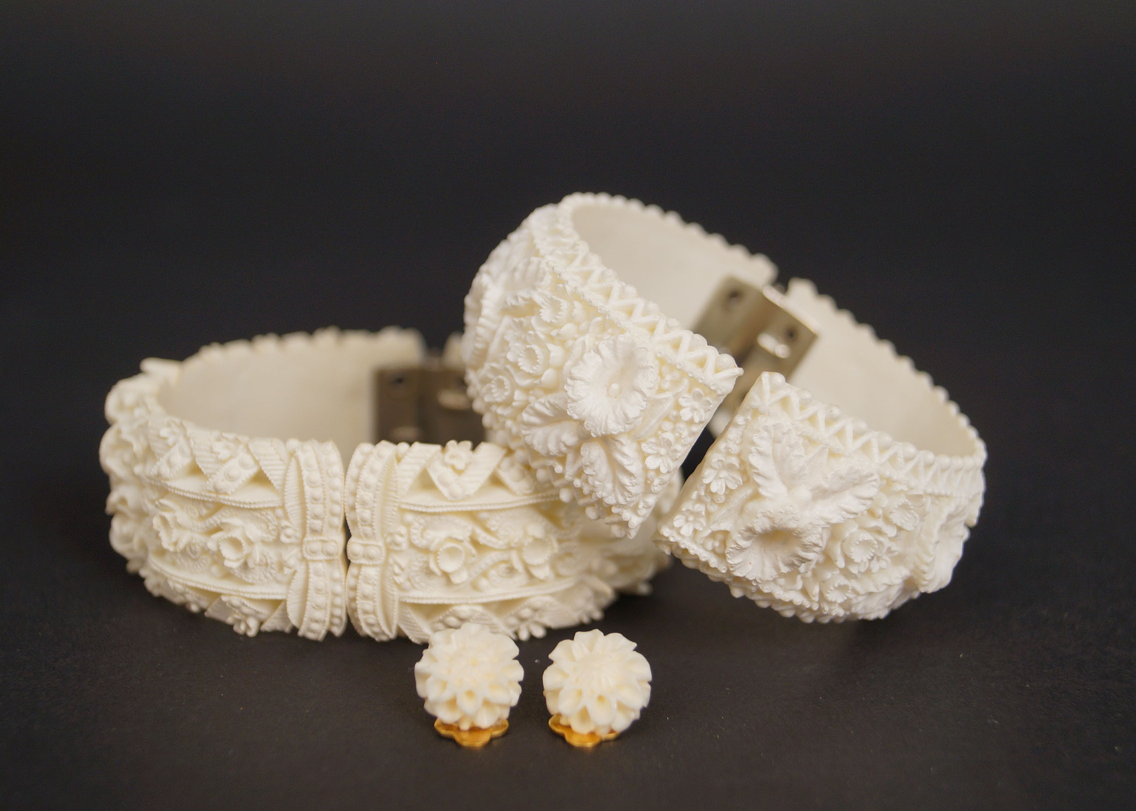 Vintage Set of Celluloid Jewerly