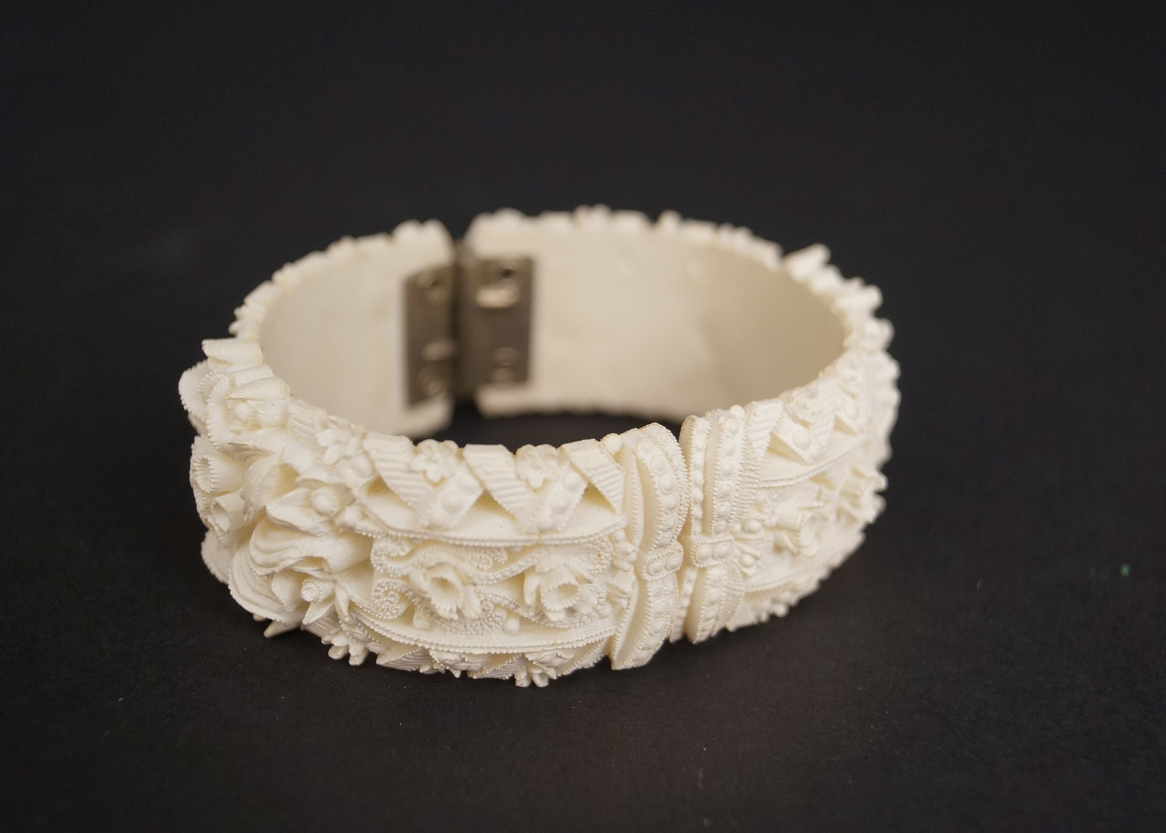 Vintage Set of Celluloid Jewerly