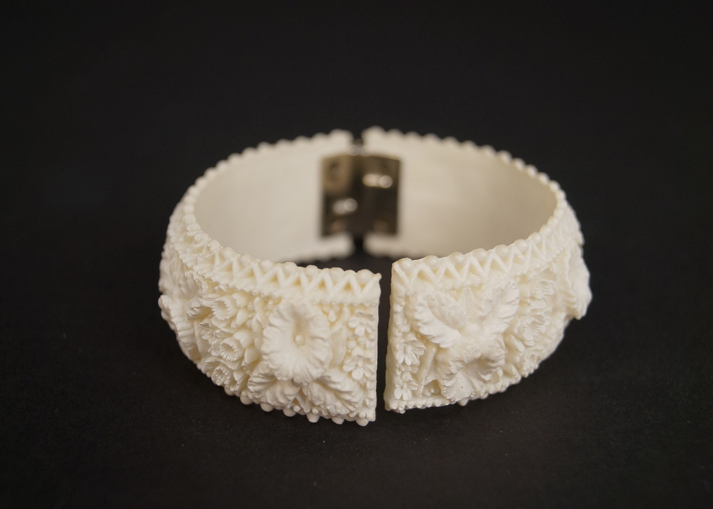 Vintage Set of Celluloid Jewerly