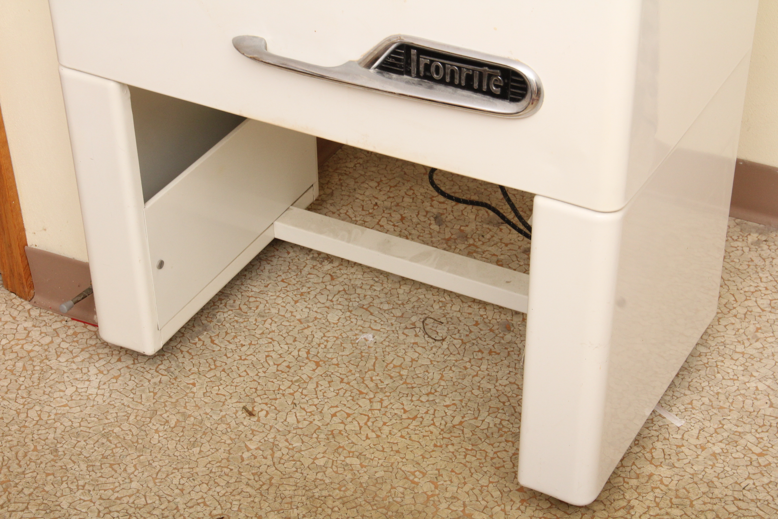 Ironrite Ironing Machine