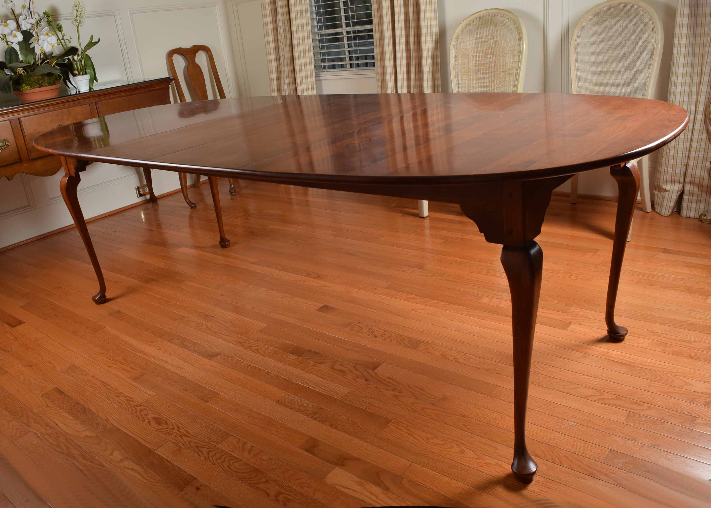 Oval Queen Anne Style Dining Table