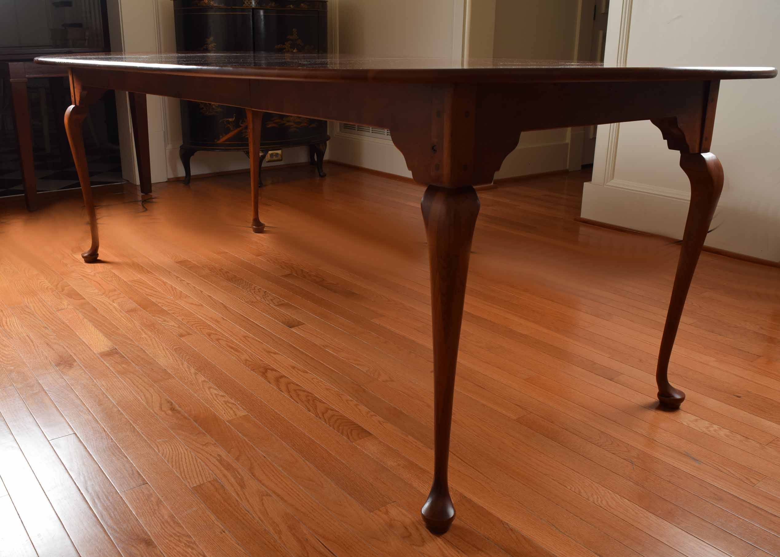 Oval Queen Anne Style Dining Table