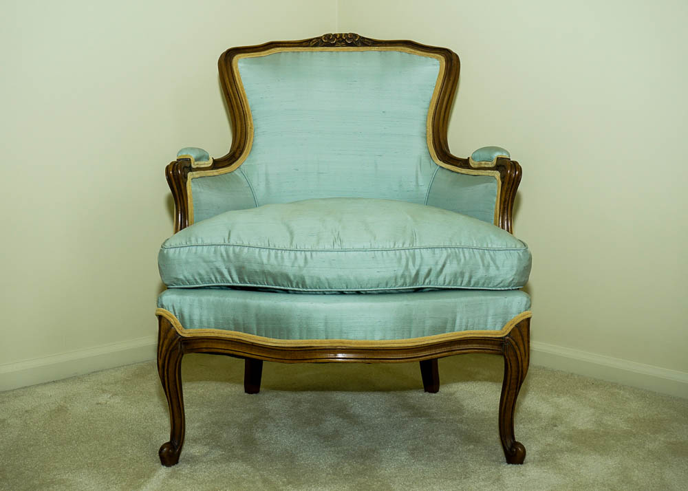 Robin's Egg Blue Bergere'