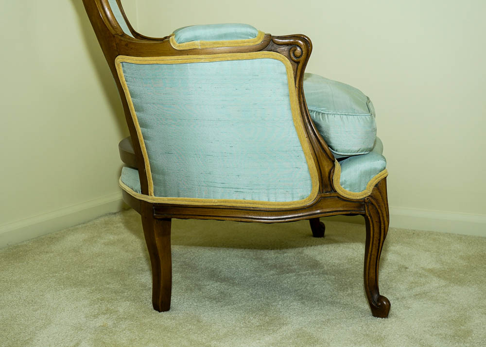 Robin's Egg Blue Bergere'