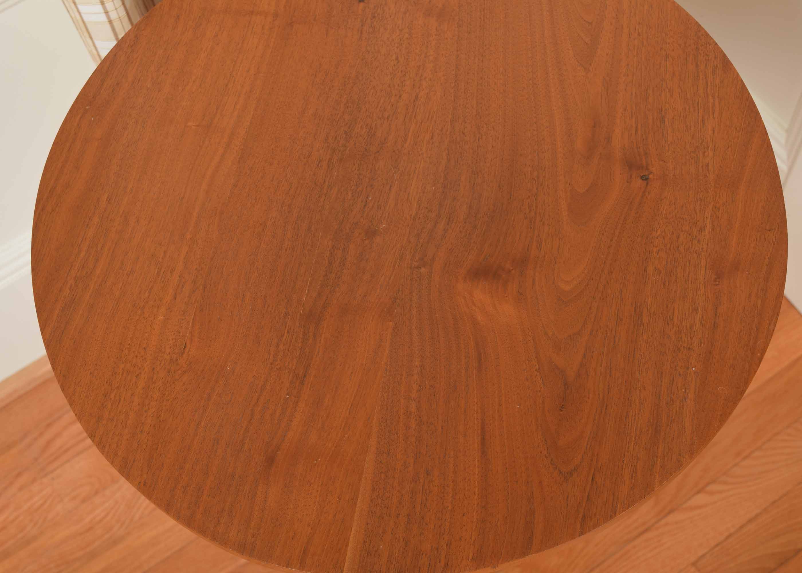 Round Pedestal Side Table