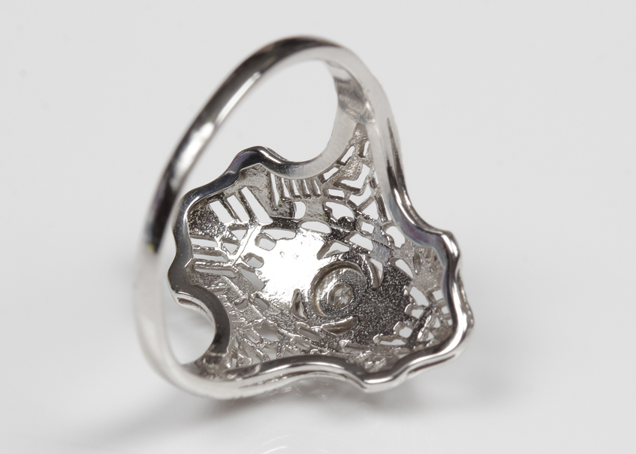 10K White Gold Diamond Ring