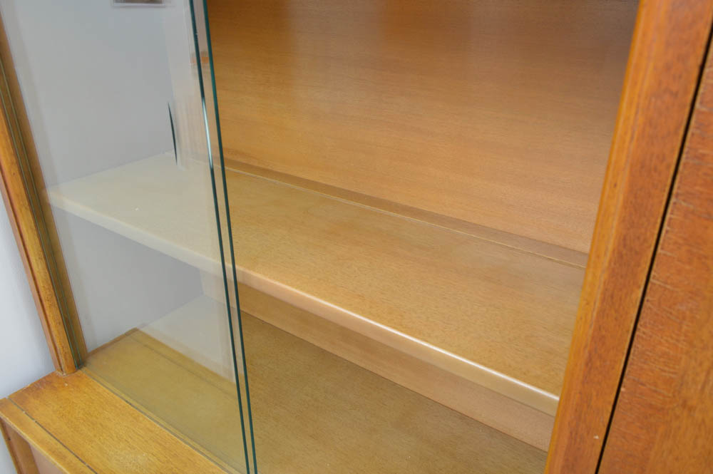 Mid Century Modern Kroehler China Cabinet
