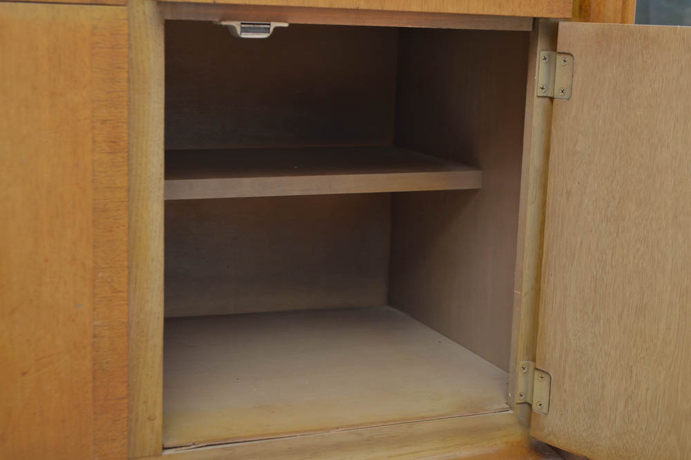 Mid Century Modern Kroehler China Cabinet