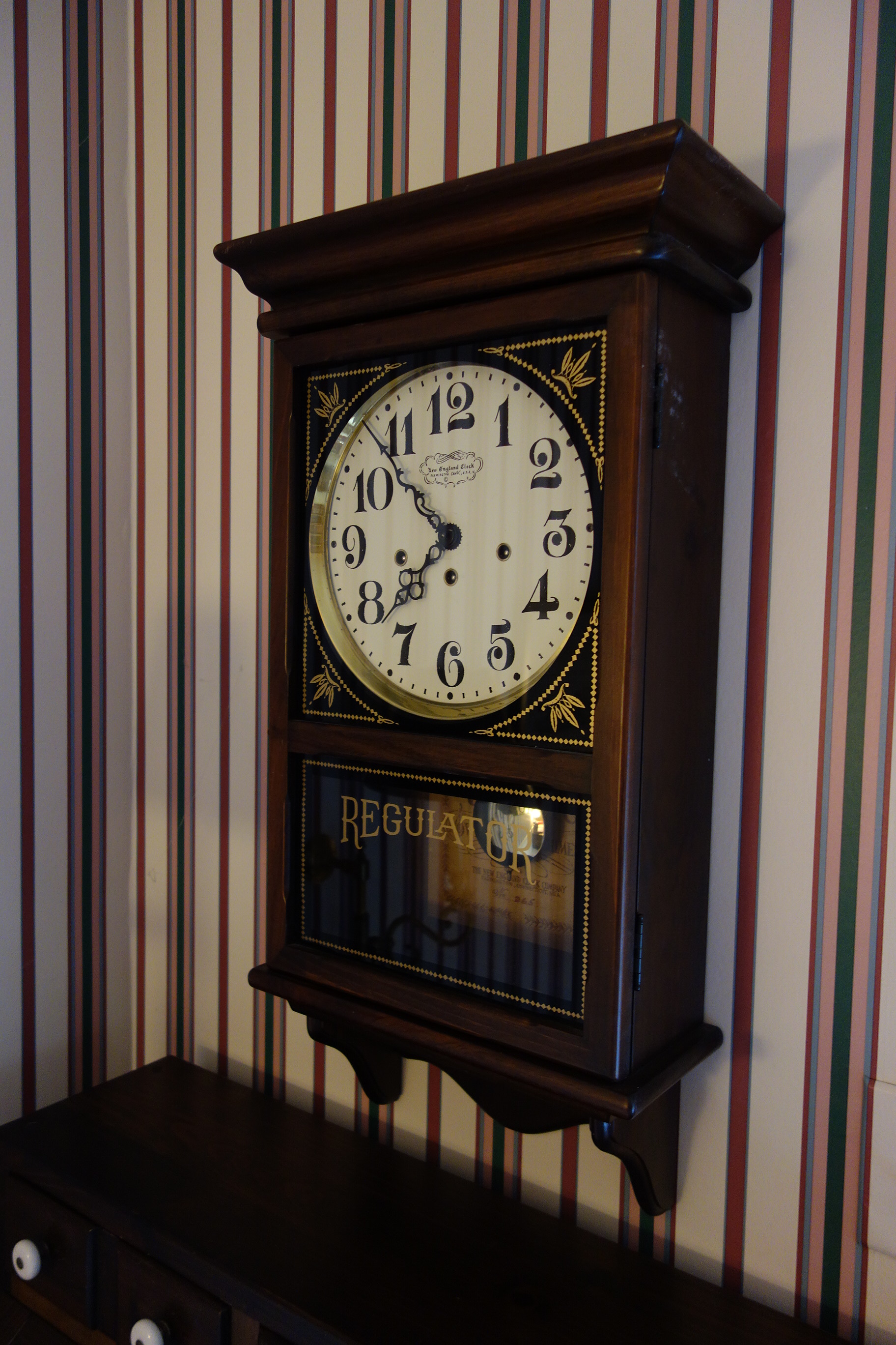 Vintage New England Eight Day Pendulum Wall Clock