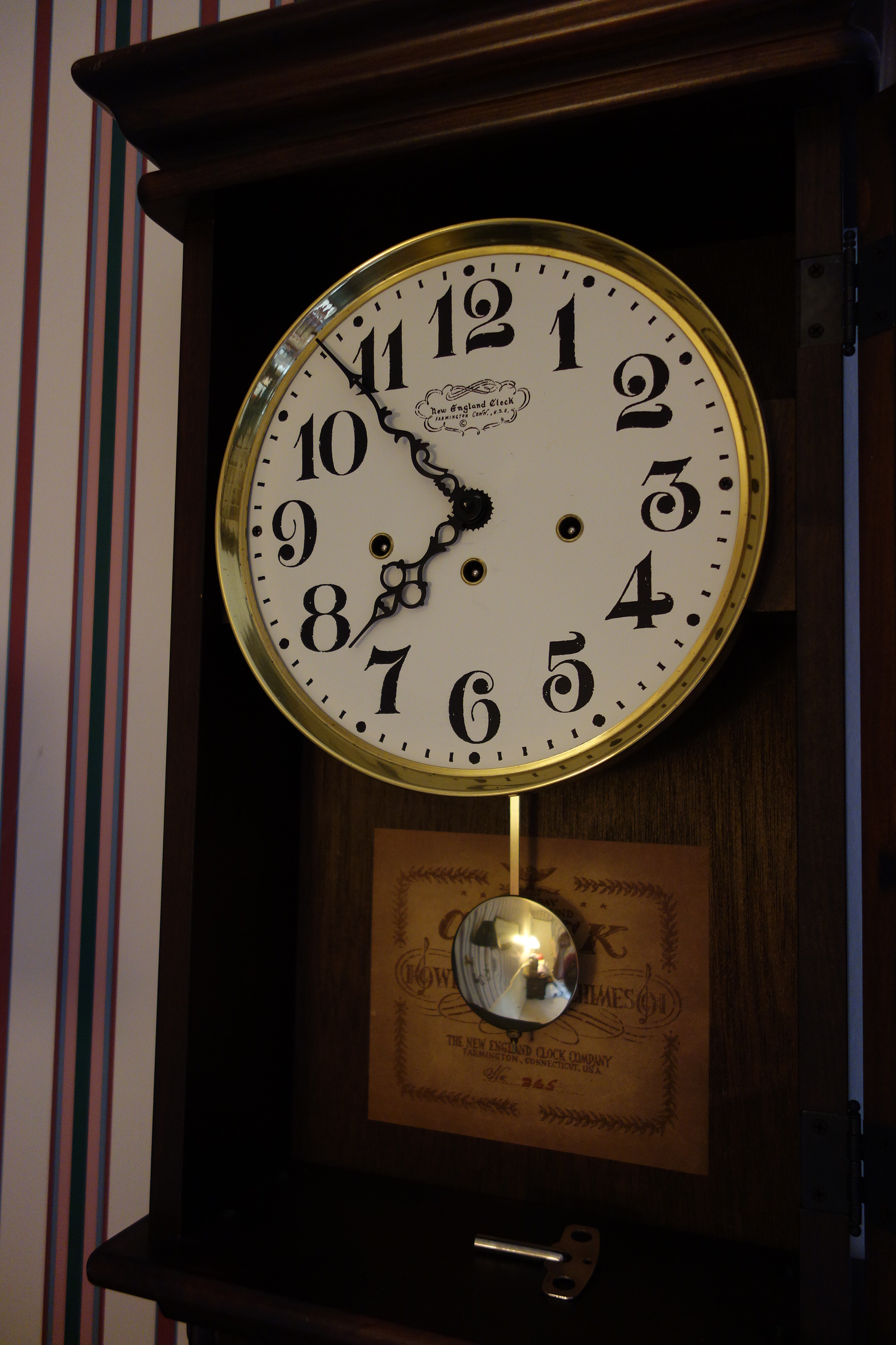 Vintage New England Eight Day Pendulum Wall Clock