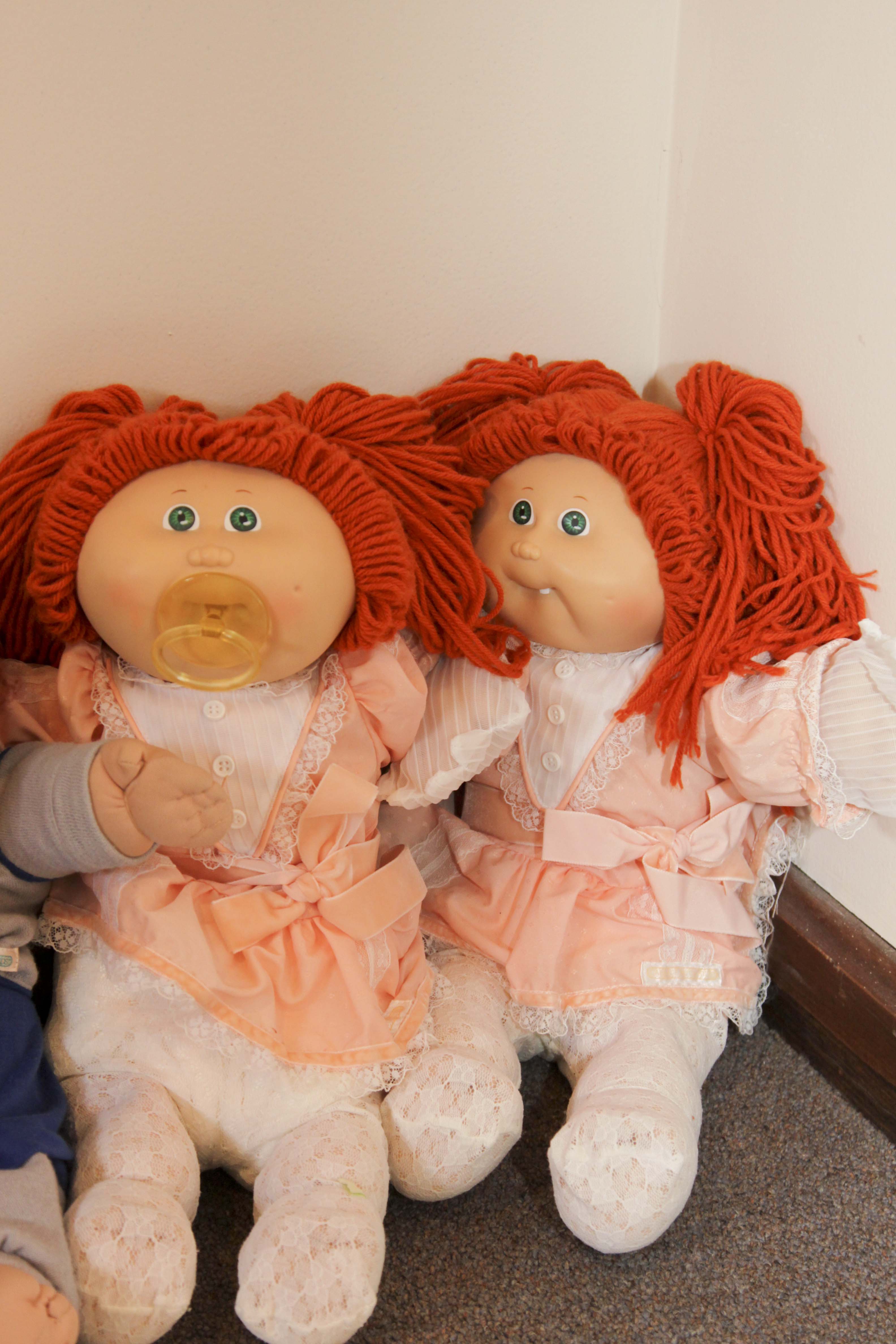 Four Cabbage Patch Dolls and Garbage Pail Kids Trading Cards