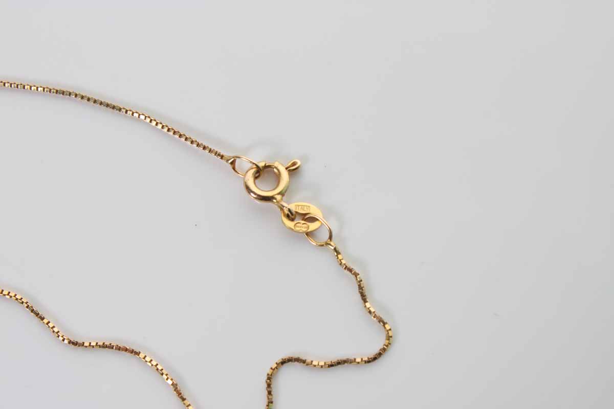 14K Yellow Gold Necklace with Gray Freshwater Pearl Solitaire