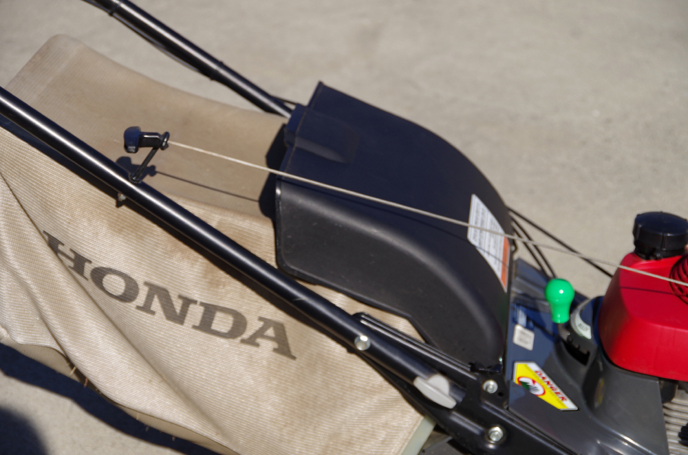 Honda HRX 217 Easy Start Gas Powered Push Lawn Mower