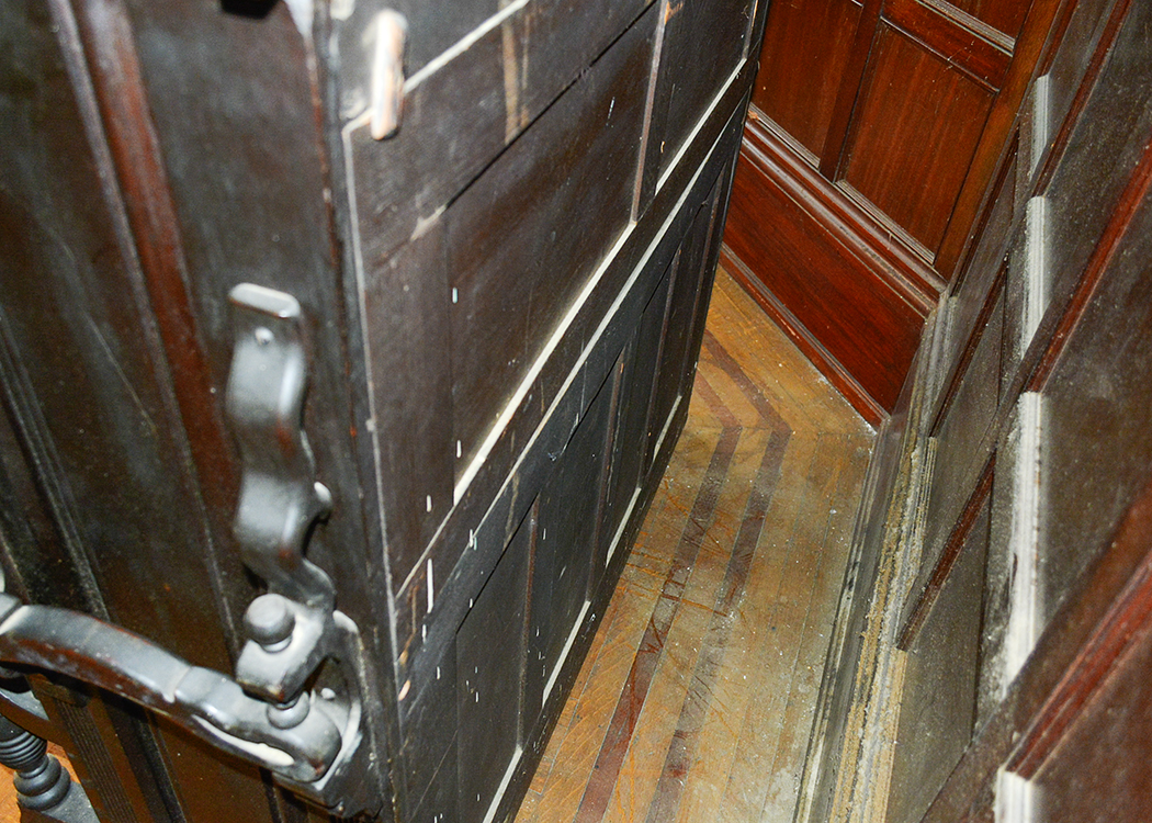 Victorian Clough and Marren Walnut Case Pump Organ