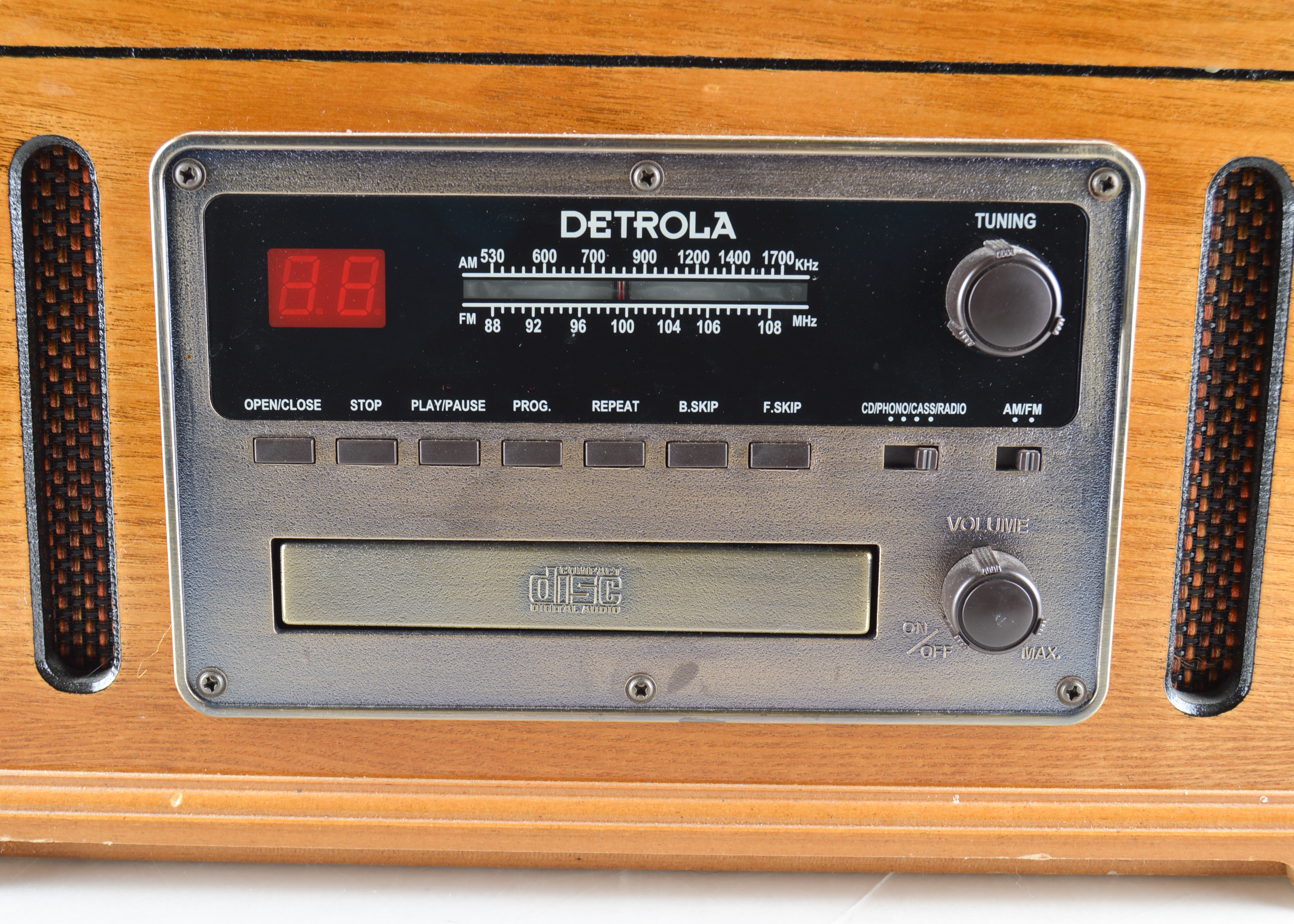 Detrola Turntable CD Player AM/FM Radio