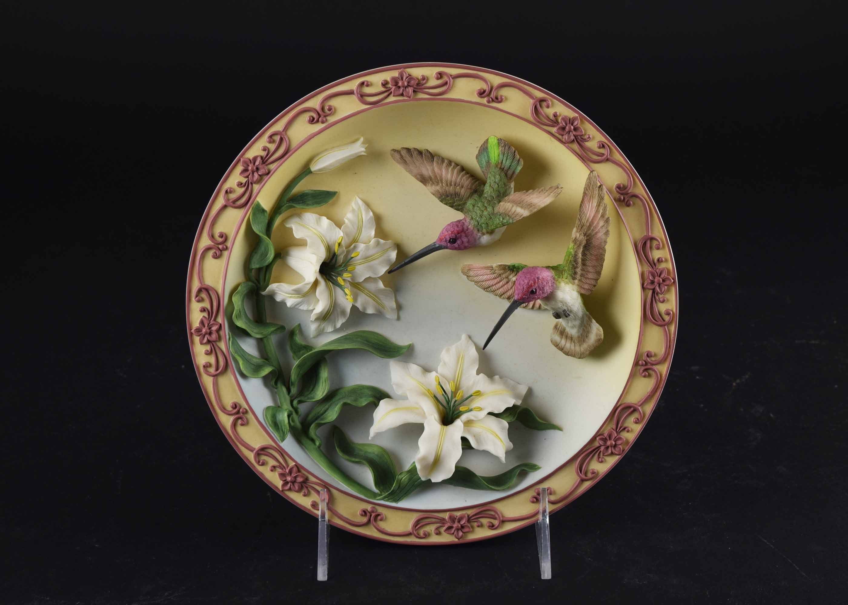 Maruri "Anna's with Lily" Treasure of the Sky Collection Plate