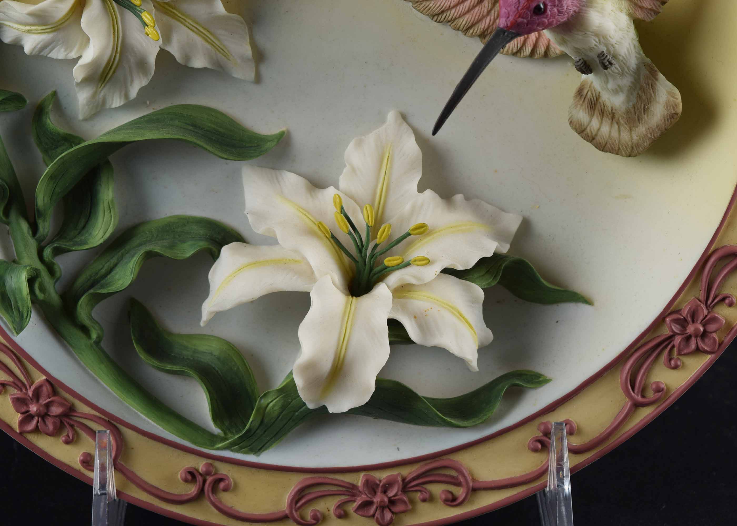 Maruri "Anna's with Lily" Treasure of the Sky Collection Plate