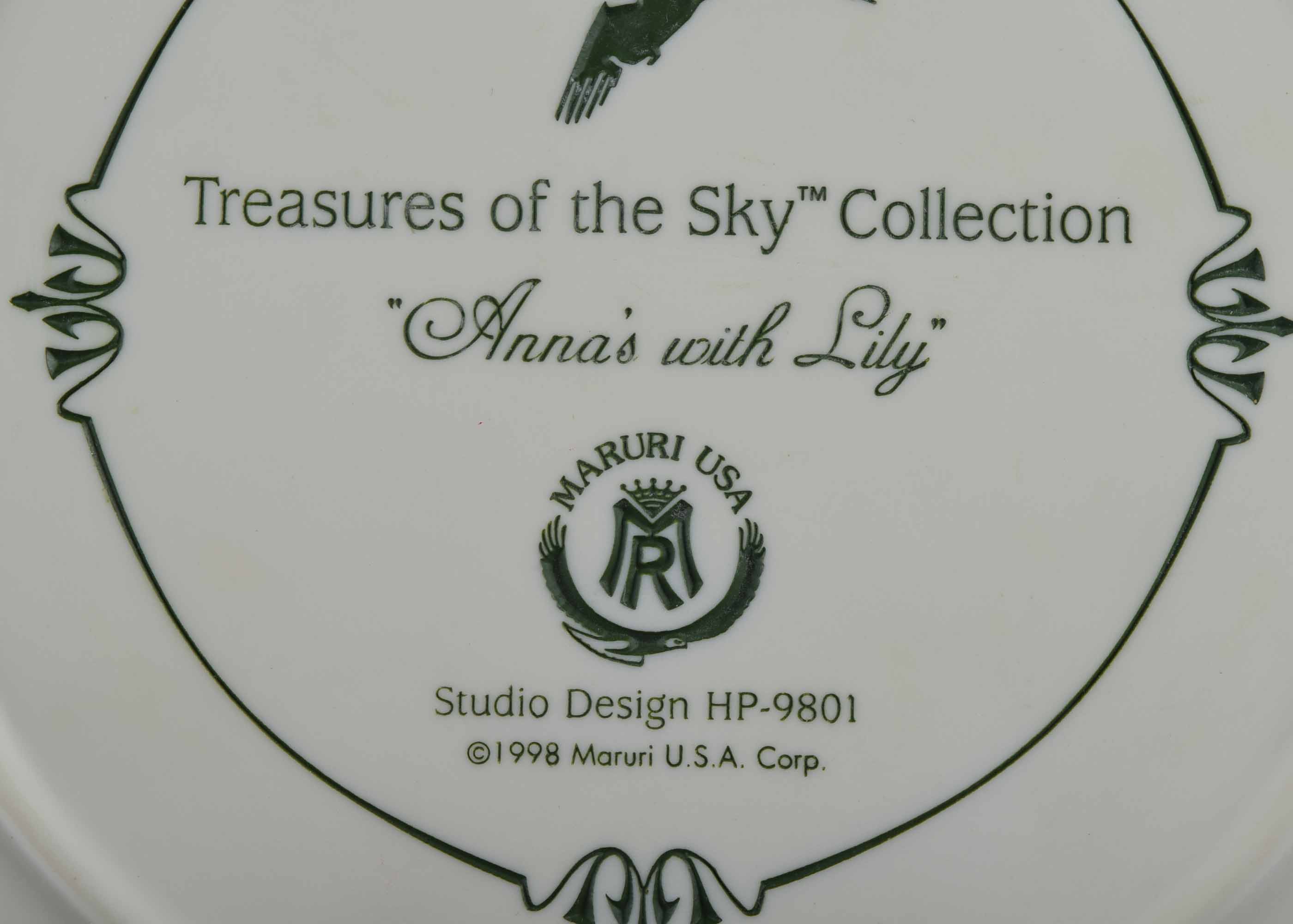 Maruri "Anna's with Lily" Treasure of the Sky Collection Plate