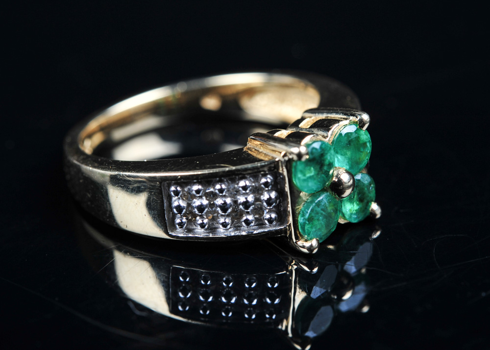 14K Gold Diamond and Emerald Four Leaf Clover Ring