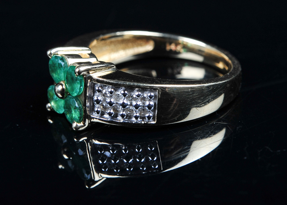 14K Gold Diamond and Emerald Four Leaf Clover Ring