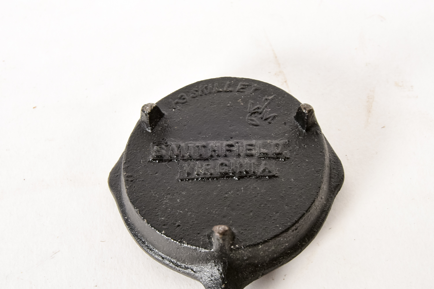 Variety of Seasoned Cast Iron Skillets