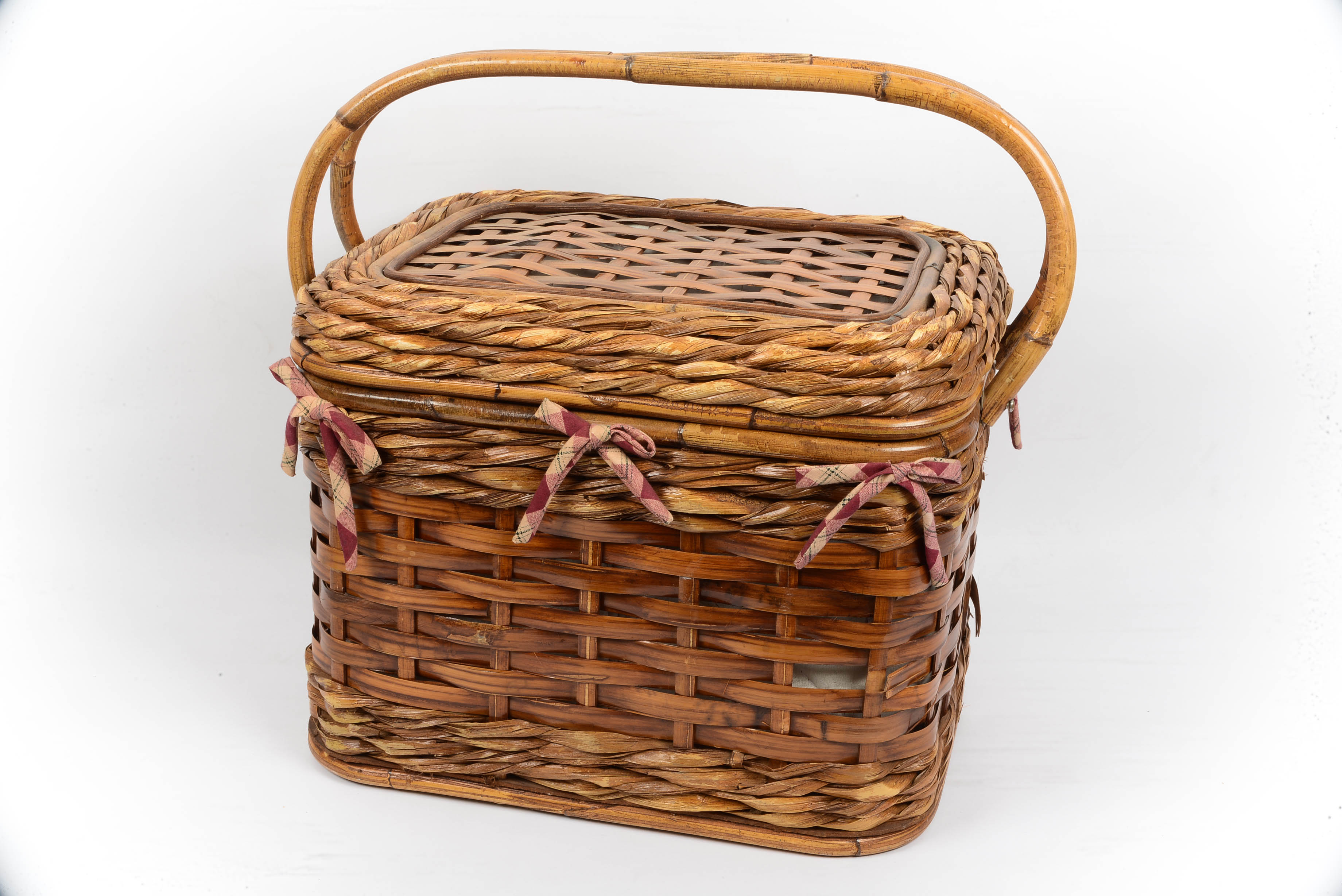 Picnic Basket and set of Wine Glasses