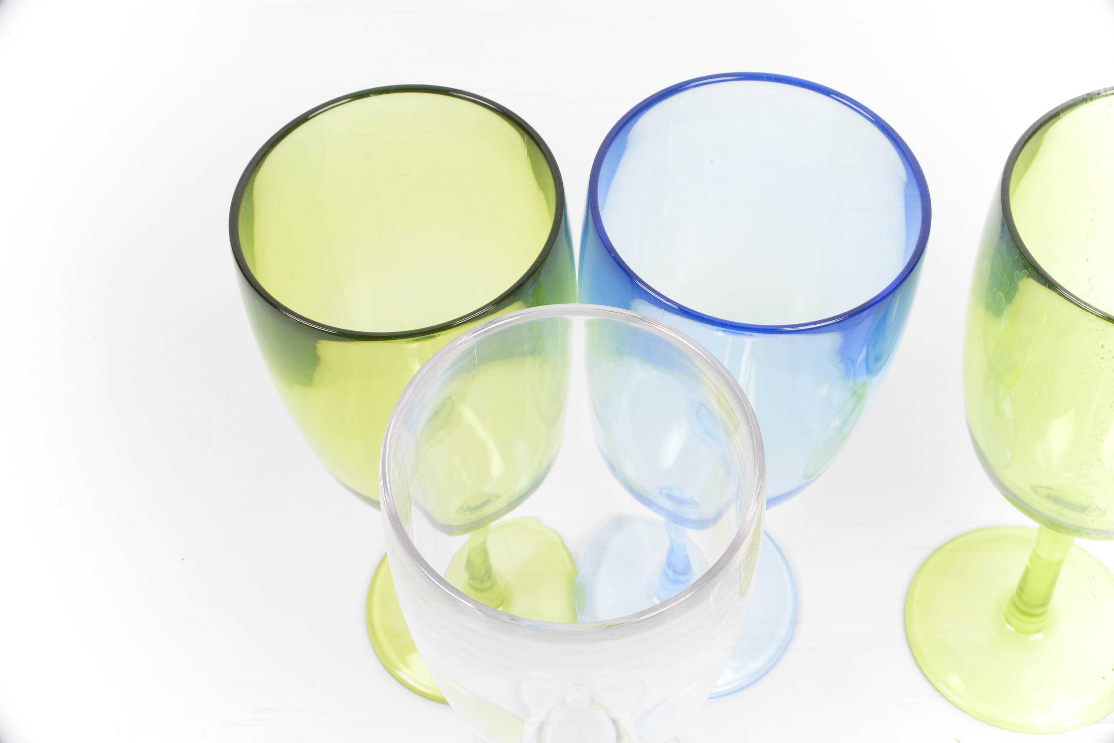 Picnic Basket and set of Wine Glasses