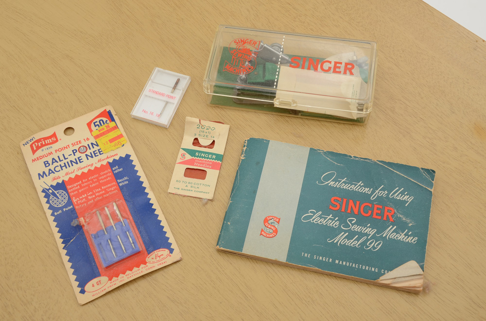 1950s Singer Sewing Machine Table