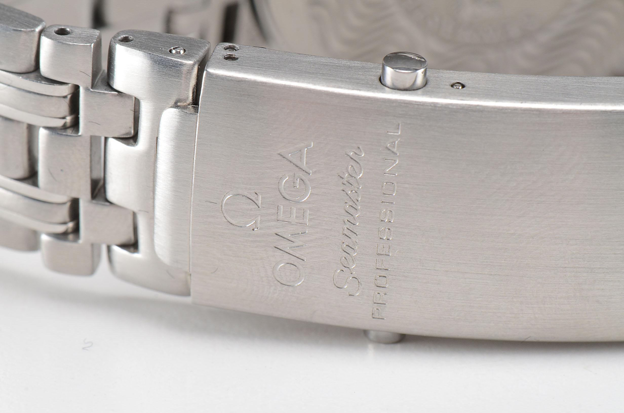 Omega Seamaster Professional Mid Size Automatic Blue "James Bond"