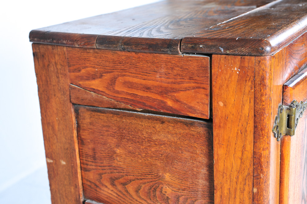 Oak Ice Box