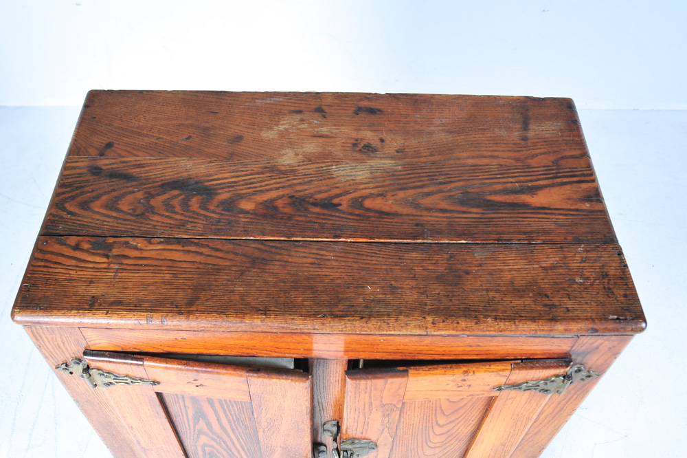 Oak Ice Box