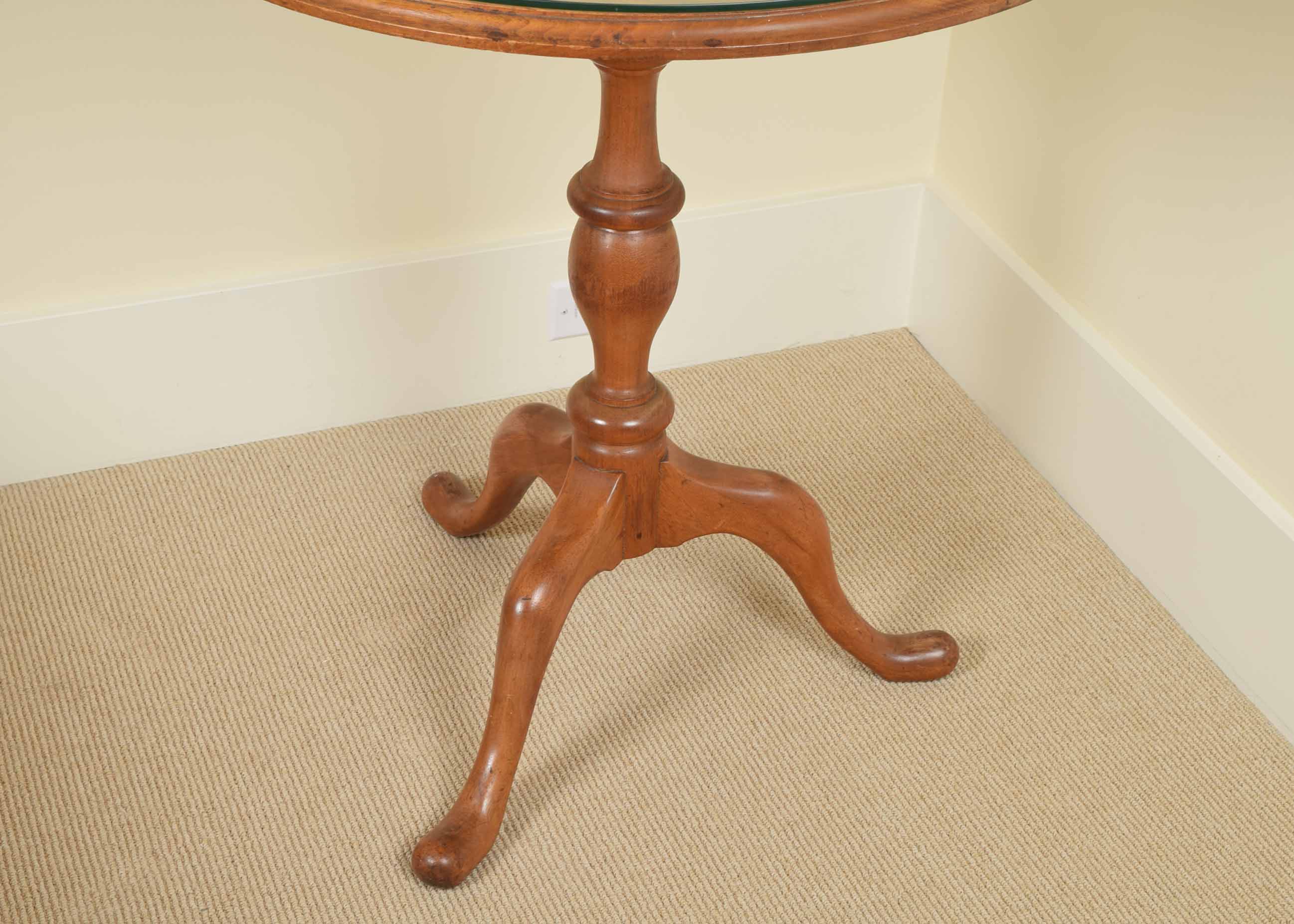 Round Oak Pedestal Side Table