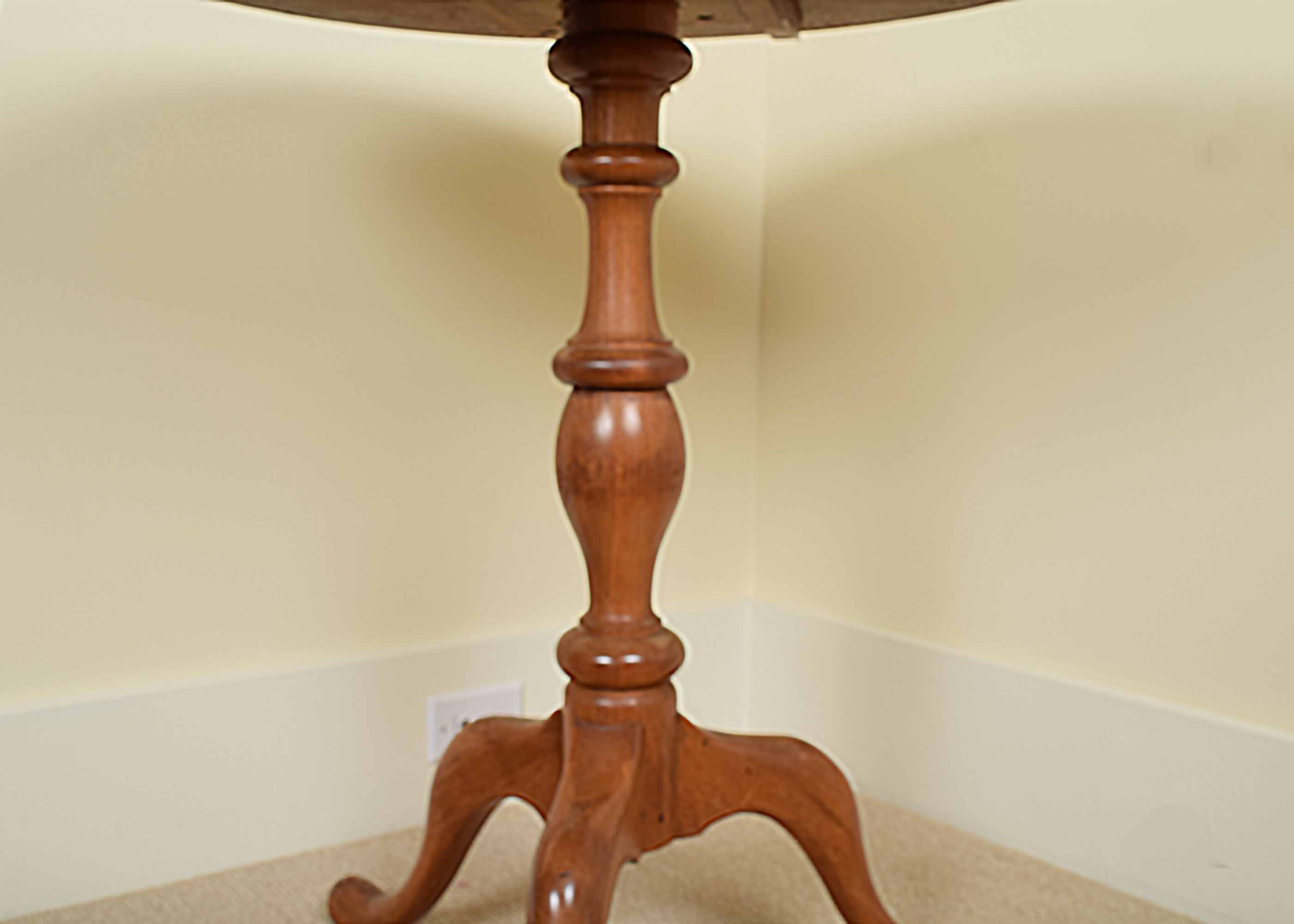 Round Oak Pedestal Side Table