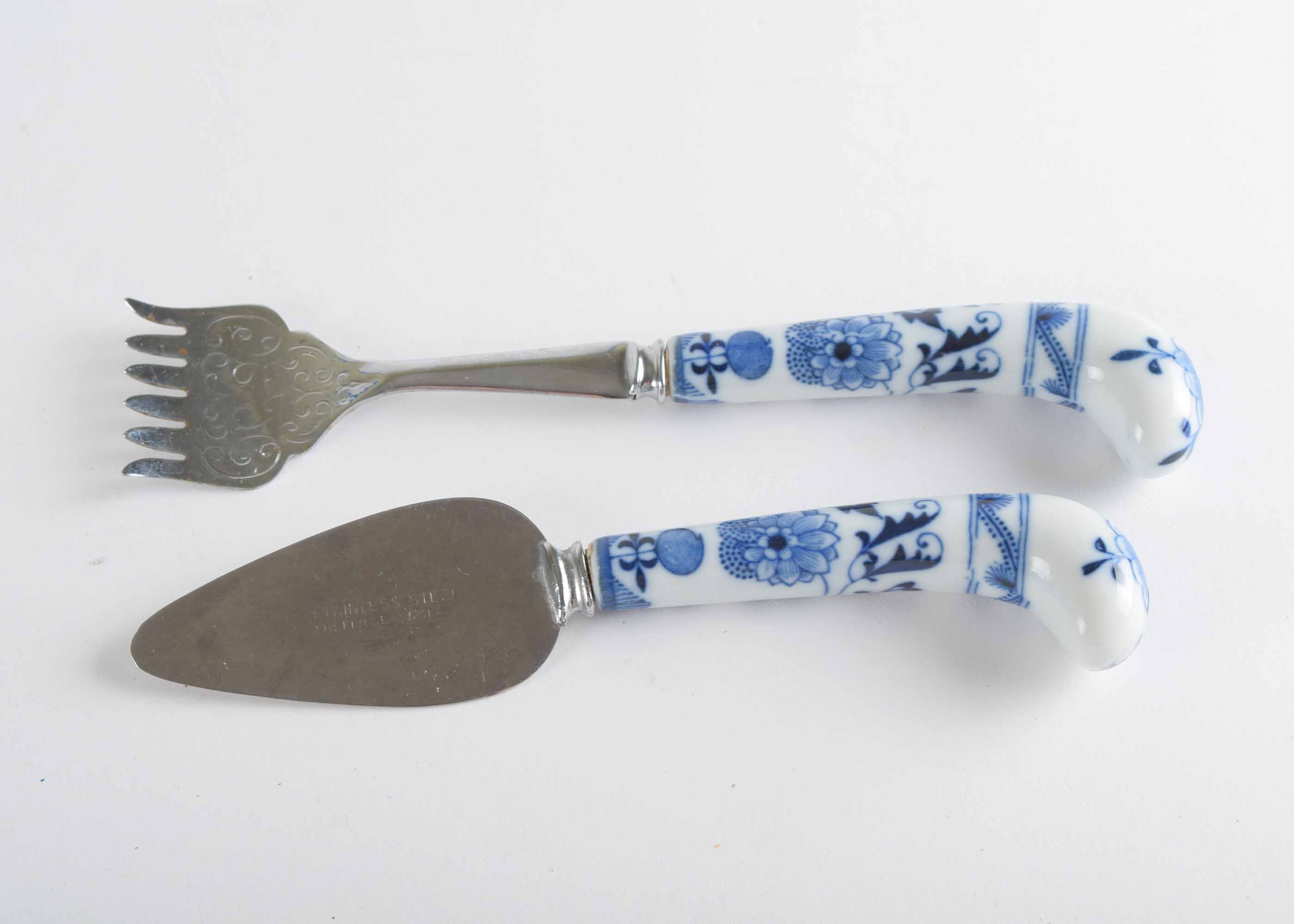 Prill Blue Onion Sheffield England Blue Danube Stainless Cheese Server Pair