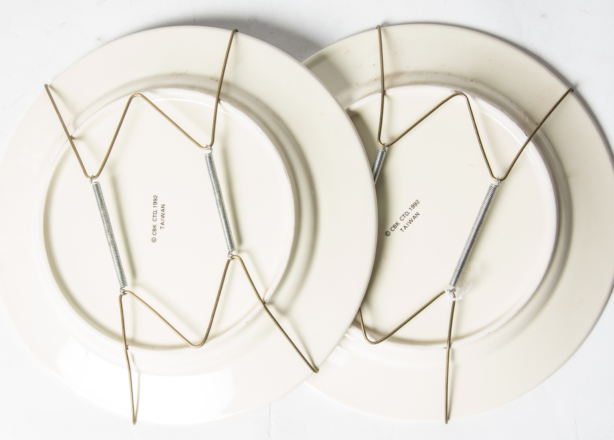 Pair of Vintage Decorative Golf Plates