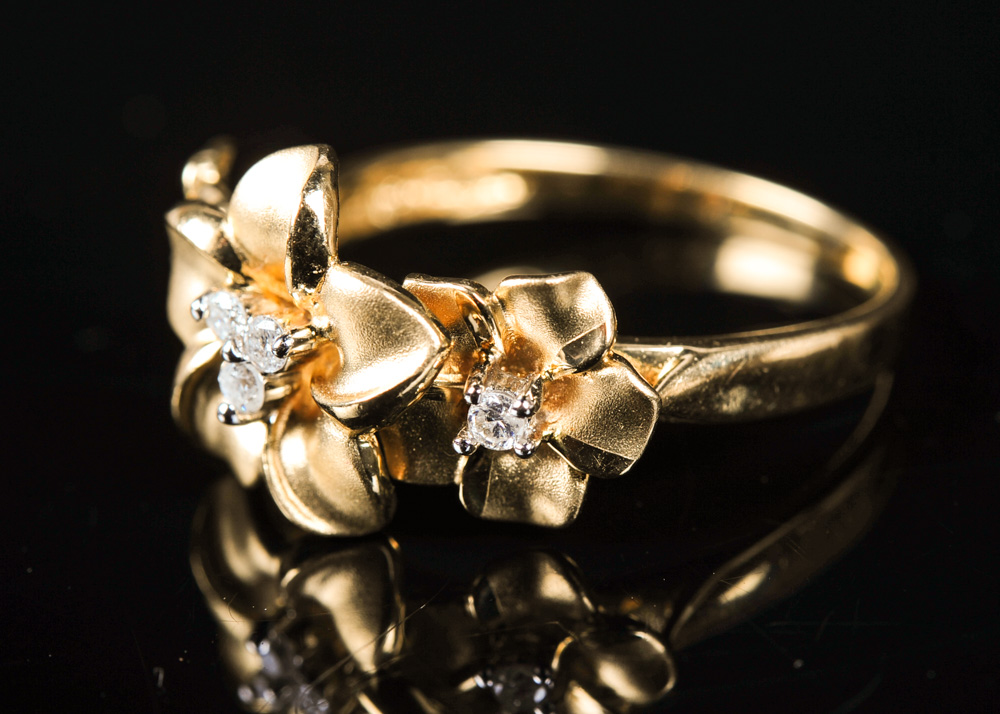 14K Gold and Diamond Flower Ring