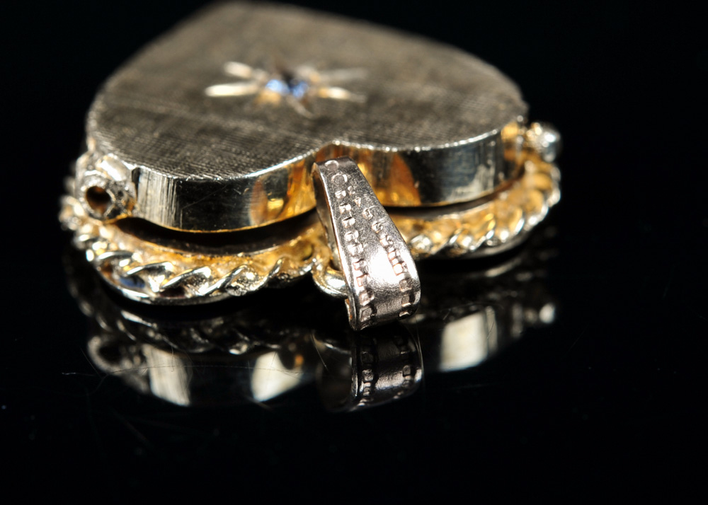 14K Yellow Gold Heart Locket