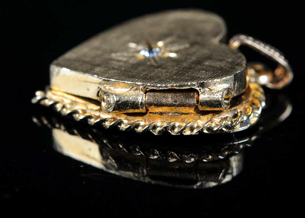 14K Yellow Gold Heart Locket