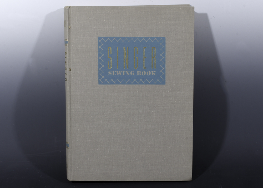 Singer Featherlight 221 Sewing Machine and Accessories