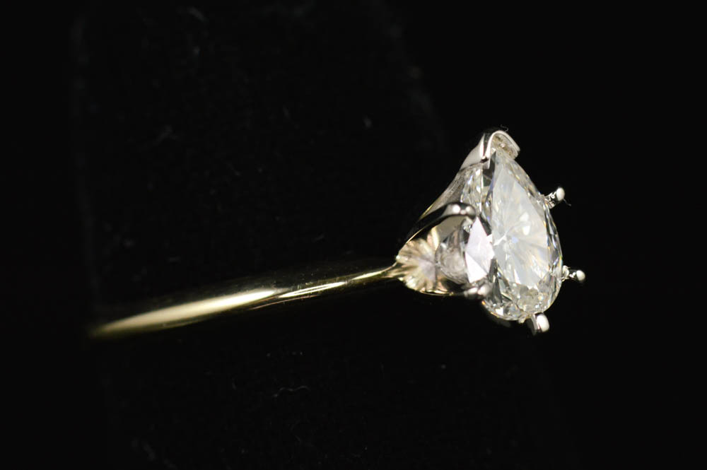 0.68CT 14K Yellow Gold Pear-Shaped Diamond Engagment Ring