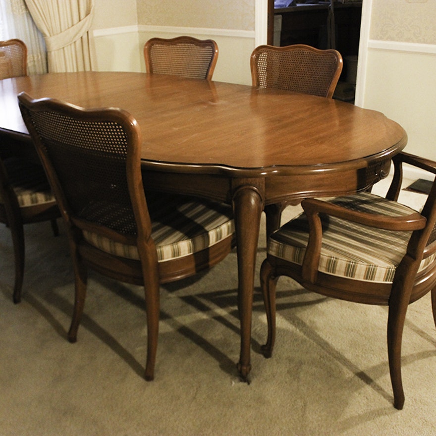 White Furniture Co. Dining Room Table and Chairs