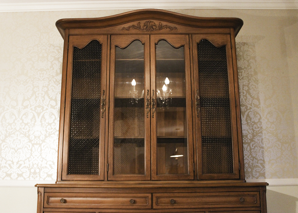 White Fine Furniture China Cabinet Hutch