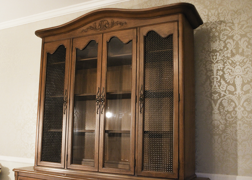 White Fine Furniture China Cabinet Hutch