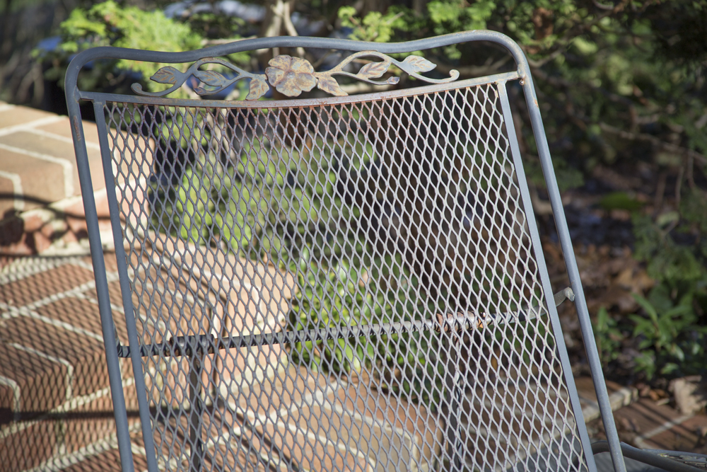 Pair of Wrought Iron Patio Loungers | EBTH