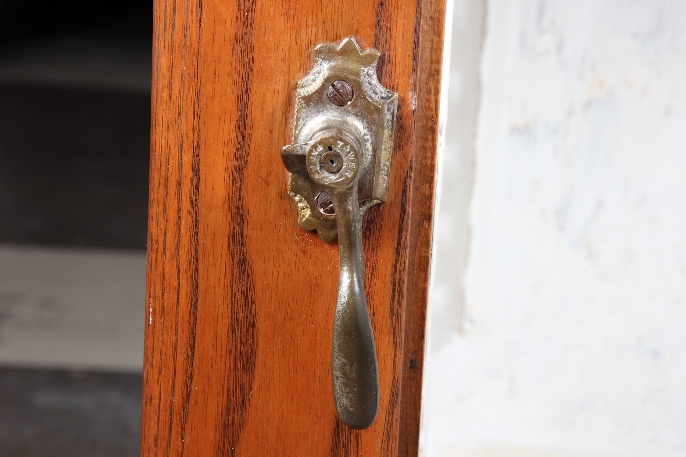 Vintage Gibson Cambria Oak Icebox