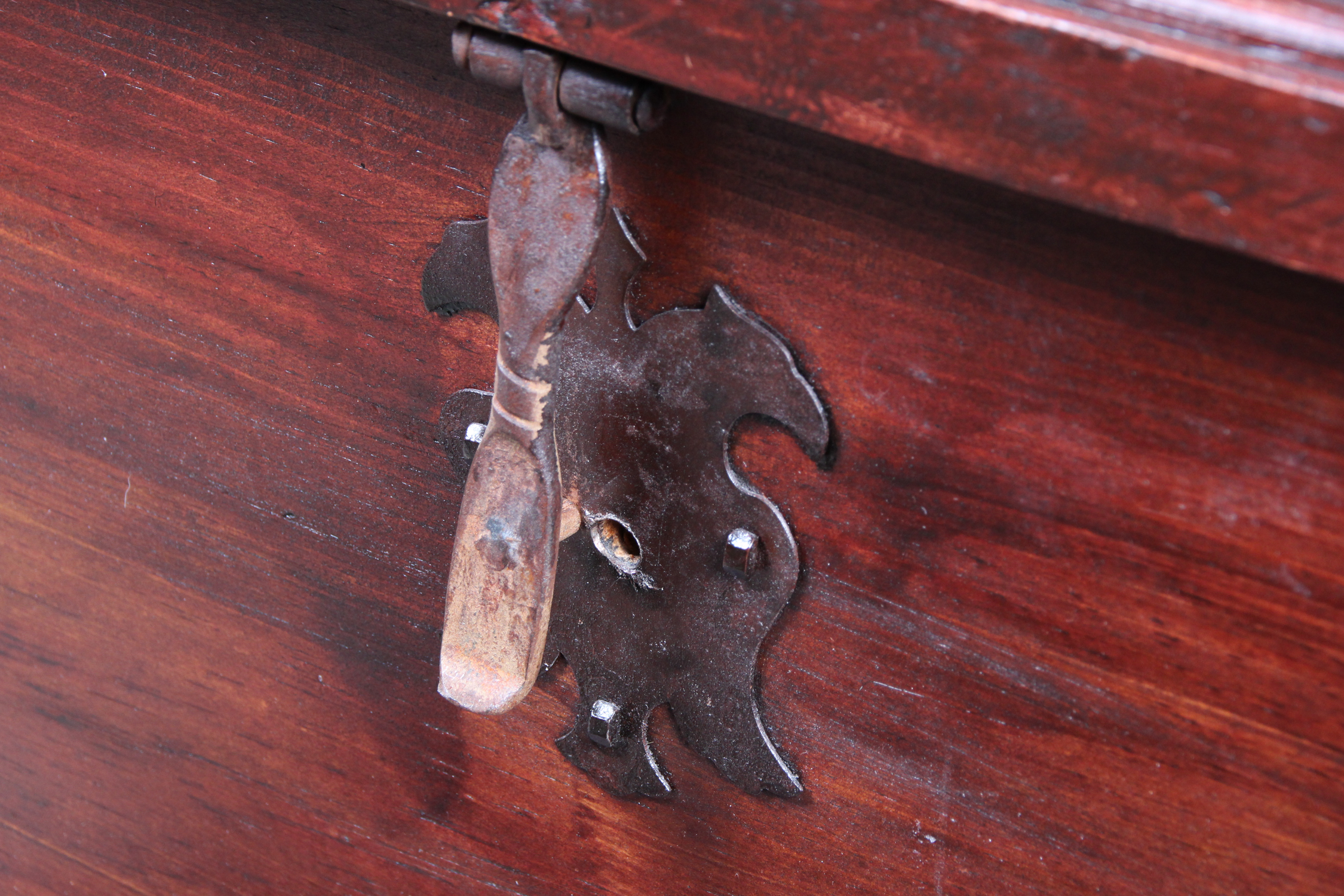 Cherry Stained Pine Trunk Coffee Table